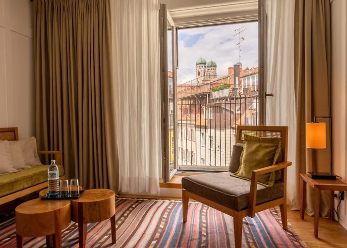 Louis Hotel