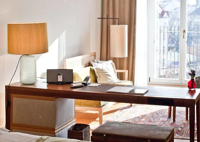 Louis Hotel
